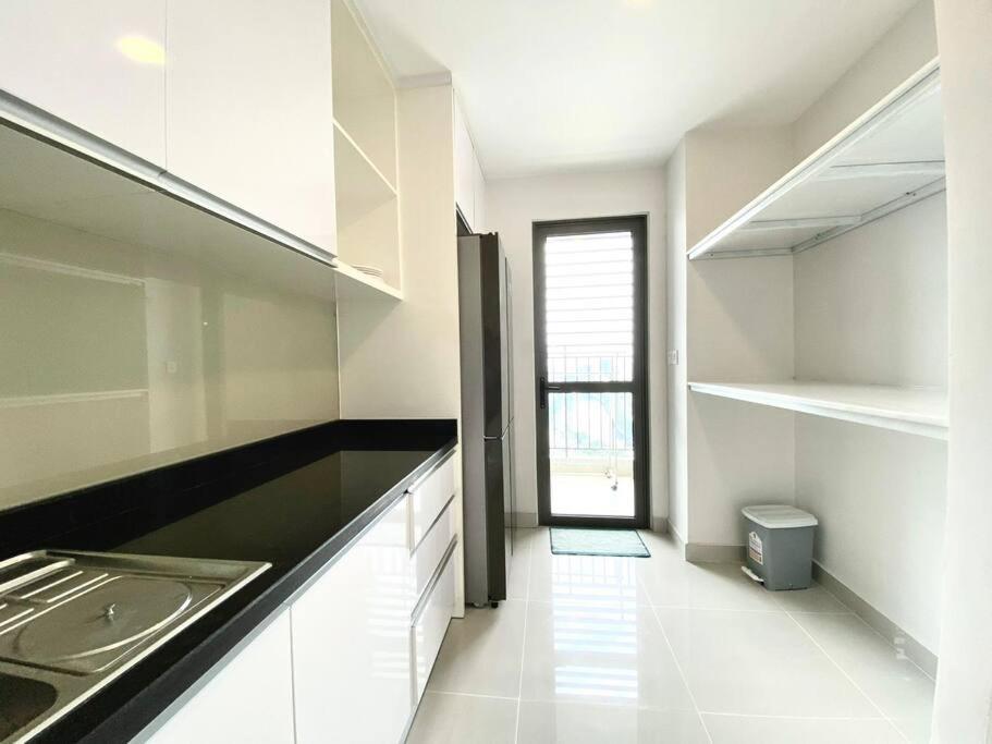 Căn hộ Biggest And Luxurious 3brs Rivergate *